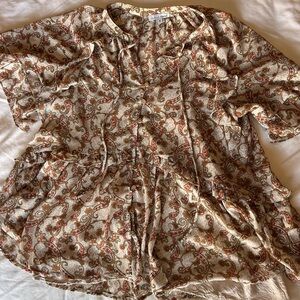 Size small flowy floral print top with lining